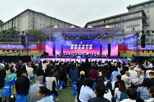眉山东坡区青少年艺术盛会启幕，鹰皇科技匠心打造舞台音画盛宴
