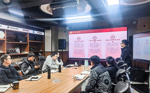 跨越2023，共赴2024：鹰皇的销售之路再启新篇章