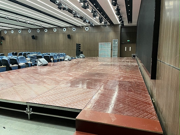 四川吉利学院报告厅舞台灯光、音响、LED显示屏工程项目竣工，鹰皇科技为您精彩呈现