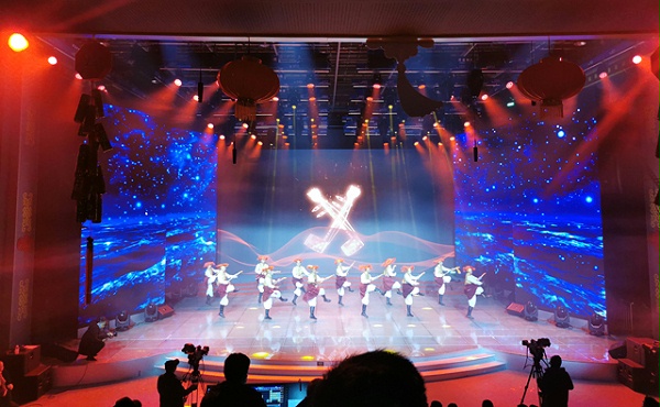 电视台演播大厅舞台灯光设备维护