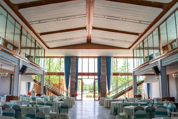 洪湖农场宴会厅水晶吊灯加装工程