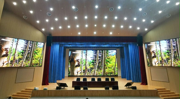成都市第二十中学多功能厅灯光音响LED显示屏及会议系统