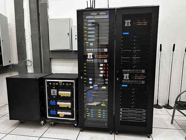 鹰皇科技助力学校报告厅舞台灯光音响工程全面升级