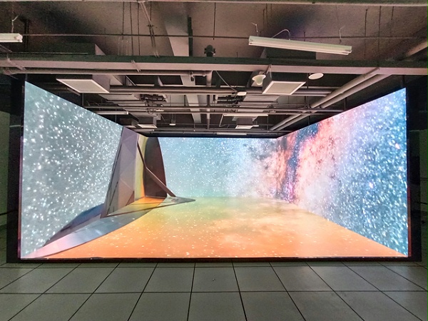 鹰皇打造CAVE高度沉浸式虚拟现实LED显示屏系统