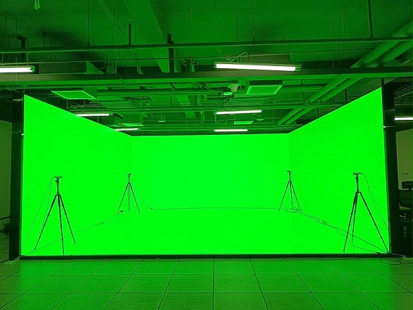 鹰皇打造CAVE高度沉浸式虚拟现实LED显示屏系统