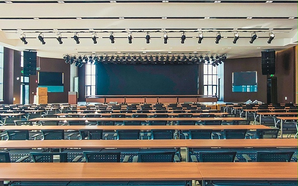 100人到300人规模会议空间！库尔勒石油小镇生活中心会议音视频工程竣工