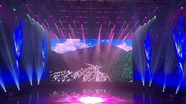 舞台灯光音响该怎么布置