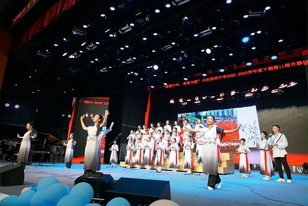 天府第四中学第五届“艺·起SHOW” 鹰皇科技租赁团队助力活动舞台灯光音响视频服务