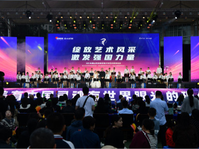 眉山东坡区青少年艺术盛会启幕，鹰皇科技匠心打造舞台音画盛宴
