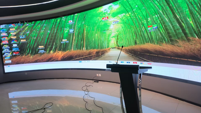 吉利学院（成都校区）室内弧形LED显示屏售后维护