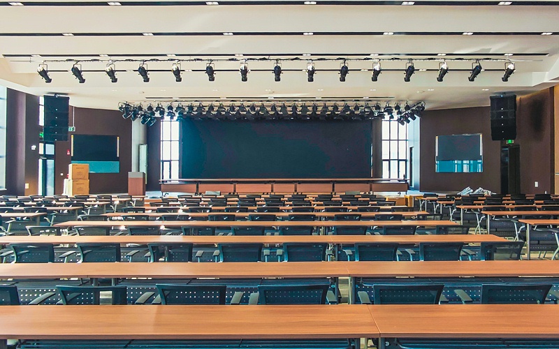 100人到300人规模会议空间！库尔勒石油小镇生活中心会议音视频工程竣工